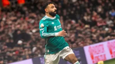 حفيظ دراجي يعلن: موعد رحيل محمد صلاح عن ليفربول قد حان