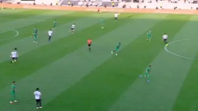 أهلي جدة يهزم الشباب برباعية مثيرة في الشوط الأول من دوري روشن السعودي