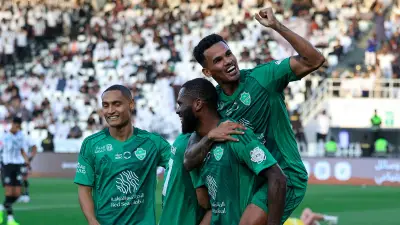 الأهلي يهزم الشباب بخماسية ويواصل مطاردة الهلال في الدوري السعودي