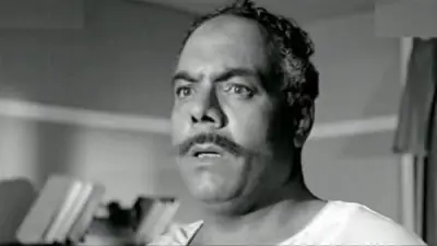 أيمن بهجت قمر ينعي ابنة عمه كريمة ابنة الفنان الراحل عبد الغني قمر عبر فيسبوك