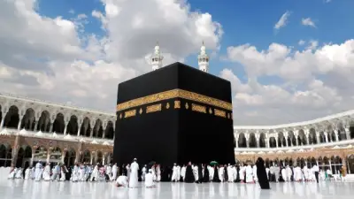 السعودية توقف شركتي عمرة مصريتين بسبب مخالفات في توفير السكن للمعتمرين