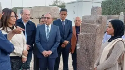 وزيرة الثقافة تتفقد أعمال الدورة الثلاثين لسمبوزيوم أسوان الدولي للنحت