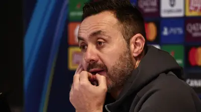 يونس بلهندة ينتقد قرار دي زيربي بمغادرة مارسيليا: أشعل النار في نفسه