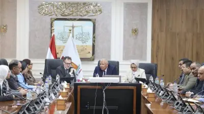 محافظ الوادي الجديد يستقبل سفير كندا لبحث فرص استثمارية وتعاون تنموي