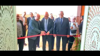 رئيس جامعة عين شمس يتفقد المعامل والمناحل بكلية الزراعة لتعزيز الجودة والابتكار