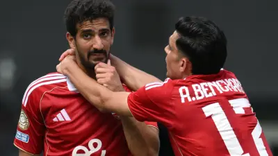 ليلة مشتعلة في القاهرة: الأهلي والجيش الملكي يتأهلان وسط اشتباكات عنيفة