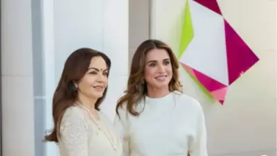 الملكة رانيا تخطف الأنظار بإطلالة بسيطة وأنيقة خلال قمة الأعمال العالمية في الهند