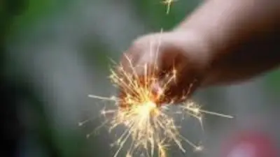 تحذير عاجل من وزارة التنمية المحلية بشأن مخاطر الألعاب النارية على الأطفال والمواطنين