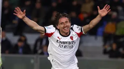 جمهور ميلان يغني لمودريتش بعد خطفه النقاط الثلاث من بيزا في الدوري الإيطالي