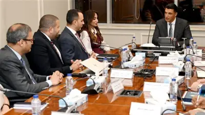 وزير الصناعة يؤكد حرص الدولة على توطين صناعة السيارات لتعزيز الاقتصاد المحلي