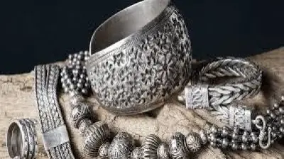 تراجع أسعار الفضة محليًا مع ارتفاع طفيف عالميًا.. تفاصيل الأسعار اليوم