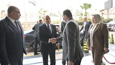 اللواء علاء عبد المعطي يباشر مهامه محافظًا للغربية بعد أداء اليمين الدستورية