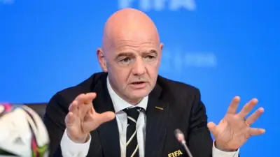 رئيس الفيفا يحصل على الجنسية اللبنانية في زيارة رسمية مفاجئة