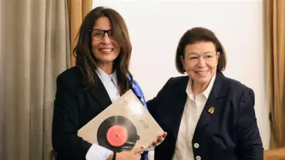 وزيرة الثقافة المصرية تبحث مع نظيرتها اليونانية تعزيز التعاون الثقافي المشترك