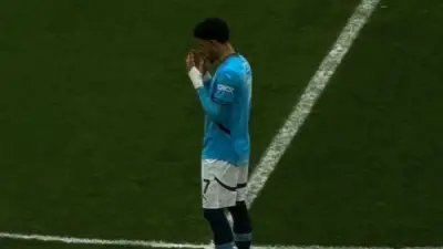 نجم مانشستر سيتي عمر مرموش يهنئ الأمة الإسلامية بحلول شهر رمضان المبارك