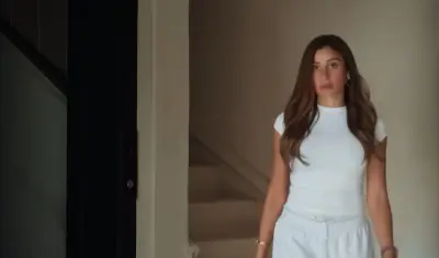 مش حبيبي بس اسمع أنغام تغني تتر مسلسل اتنين غيرنا