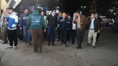 محافظ الشرقية يتفقد شارع فاروق بالزقازيق لضبط النظافة ورفع الإشغالات