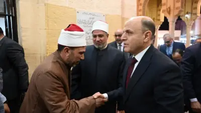 محافظ الغربية يؤدي صلاة التراويح الأولى في مسجد السيد البدوي ويرسل رسالة محبة للمواطنين