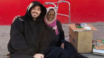 حمزة علاء يحكي قصة حب غير عادية مع عاملة الأهلي: 