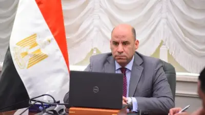 وزير العمل يلتقي مديريات القناة لتعزيز التدريب والتشغيل في المناطق الصناعية