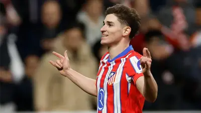 جوليان ألفاريز يقرر الرحيل عن أتلتيكو مدريد والانضمام إلى برشلونة بعد المونديال