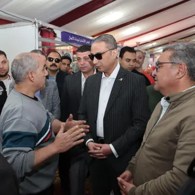 محافظ الجيزة يوجه بالإعلان الواضح عن الأسعار ويربط الخصم بمعرض أهل رمضان