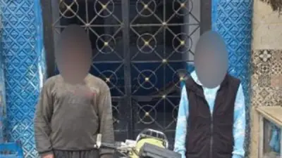 ضبط طالب وعامل بتهمة التعدي على فتاة بالضرب أثناء سيرها في الدقهلية