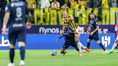 خبير تحكيمي يوضح حقيقة ركلة جزاء الهلال في كلاسيكو الاتحاد