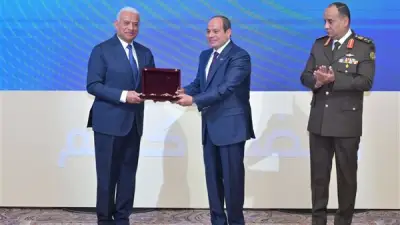 السيسي يعين الفريق أول عبد المجيد صقر مساعدًا لرئيس الجمهورية بعد تكريمه