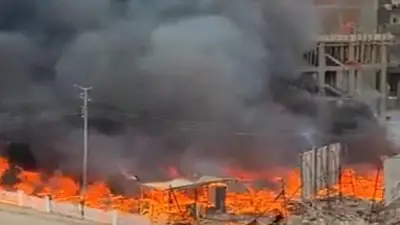 حريق ضخم يلتهم خيمة فوانيس رمضانية في المنصورة دون إصابات بشرية