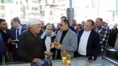 محافظ الشرقية يتفقد معرض 'أهلًا رمضان' ويوجه بتوفير السلع بأسعار مخفضة للمواطنين