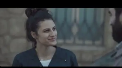 كيرا يغنم تعلن حملها لزوجها في مشهد مؤثر بمسلسل صحاب الأرض