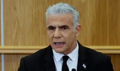 زعيم المعارضة الإسرائيلية يدعو لقصف آبار النفط الإيرانية في تصعيد خطير