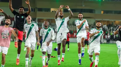 كيسي يقود الأهلي للصدارة بفوز صعب على ضمك في دوري روشن السعودي