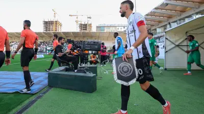 كاراسكو يخطف الأضواء بهاتريك تاريخي في الشباب ضد الرياض بدوري روشن
