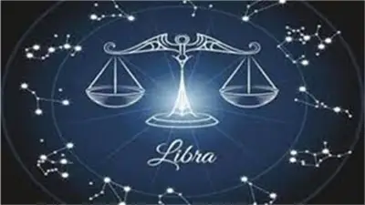 توقعات برج الميزان اليوم: توازن بين العمل والعاطفة واتخاذ قرارات حاسمة