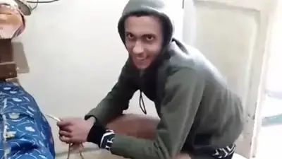 فيديو صادم يكشف اعتداءات متكررة لابن على والدته بأدوات حادة في الإسكندرية