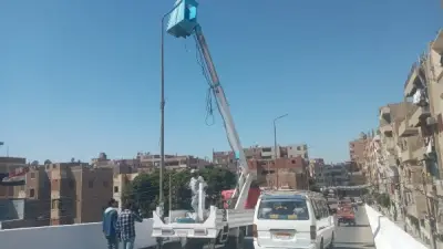 نجع حمادي تشهد حملة موسعة لتحسين الإنارة العامة وتأمين الأعمدة من السرقة