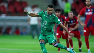 ضمك يرفع وتيرة الاحتجاج على أخطاء التحكيم في مباراة الأهلي بدوري روشن السعودي