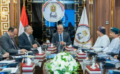 وزير الإنتاج الحربي يبحث مع وفد عُماني سبل التعاون في إدارة المخلفات