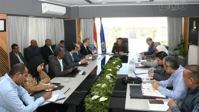 محافظ أسوان يعلن عن حوافز غير مسبوقة لتسريع تراخيص المحال العامة