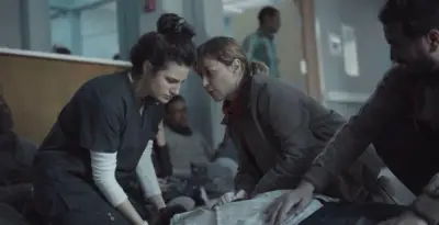 كيرا يغني 'تعيش لحظة فارقة' في حفل صاخب بأرض المعارض