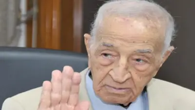 مصطفى بكري ينعي الإذاعي فهمي عمر: رمز وطني وصوت صعيدي خالد فقدناه اليوم