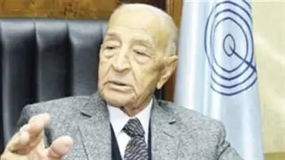 وزير الإعلام ينعى الإذاعي الكبير فهمي عمر رمز الإعلام المصري