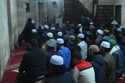 صلاة التراويح التاريخية بمسجد الليث بن سعد بالخليفة تجمع المصلين في رمضان