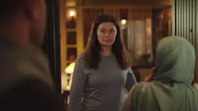 يسرا اللوزي تخلو بيتها من العفش وتضع ماجد الكدواني في ورطة قانونية في مسلسل كان ياما كان