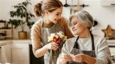 تفسير رؤيا الحماة في المنام: دلالات الاستقرار العائلي والعلاقات الزوجية