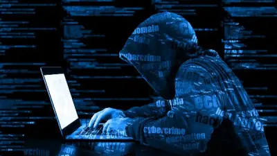 القبض على هاكر مصري متورط في سرقة حسابات مواقع التواصل والنصب الإلكتروني