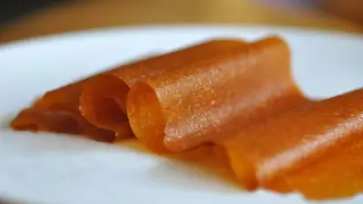 طبيب أطفال يحذر من مخاطر قمر الدين على صحة الصغار ويوصي بالبدائل الطبيعية