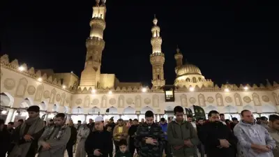 الجامع الأزهر يستقبل آلاف المصلين في ليلة رمضانية روحانية بتلاوات متنوعة